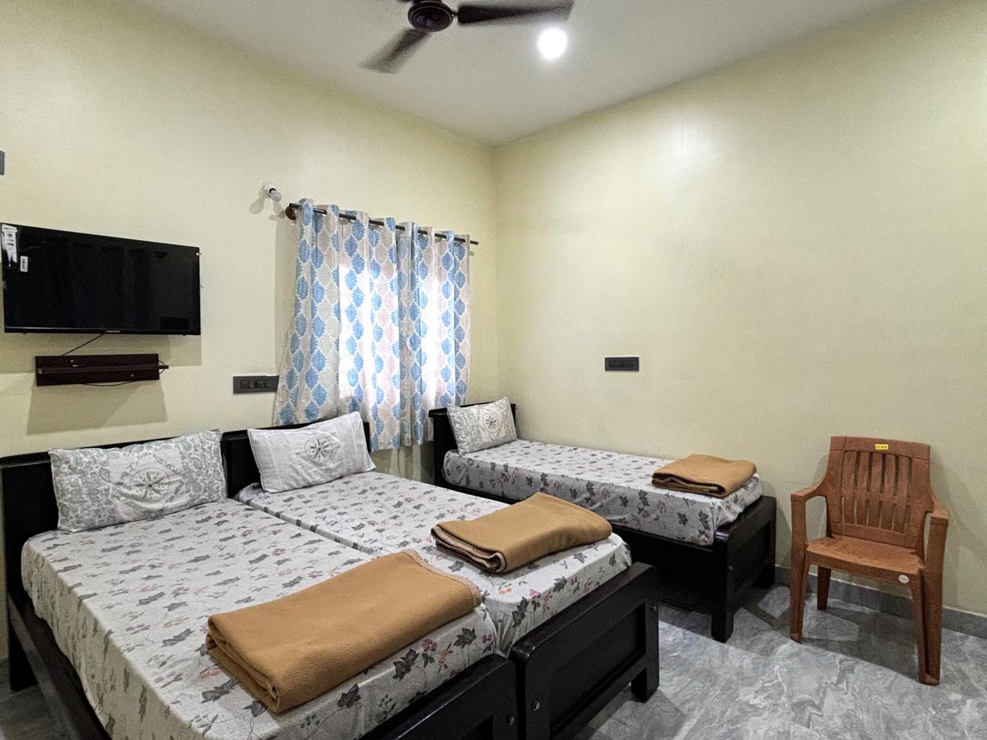 Sri Siri Lodge And Hotel Chikmagalūr Buitenkant foto