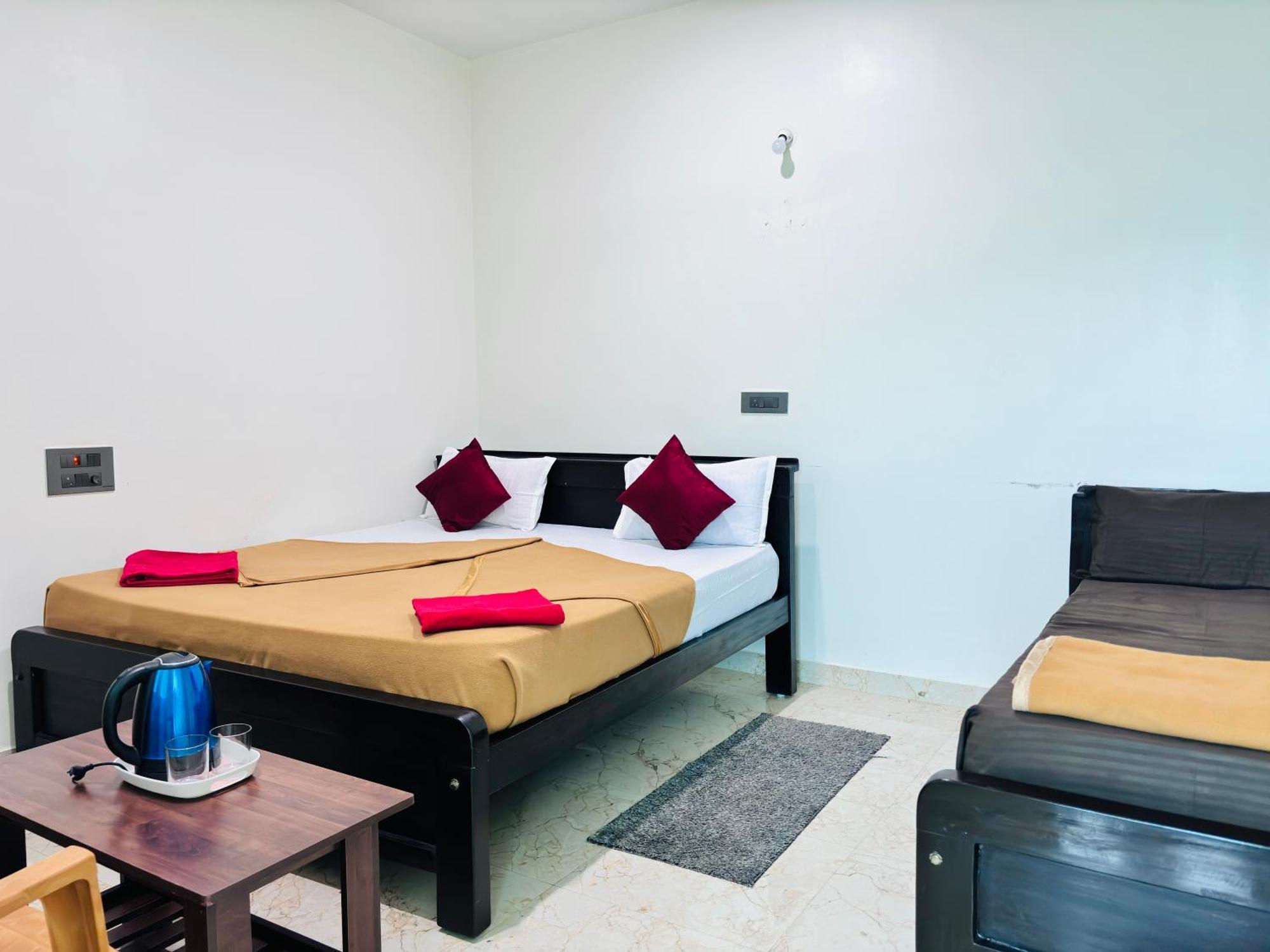 Sri Siri Lodge And Hotel Chikmagalūr Buitenkant foto