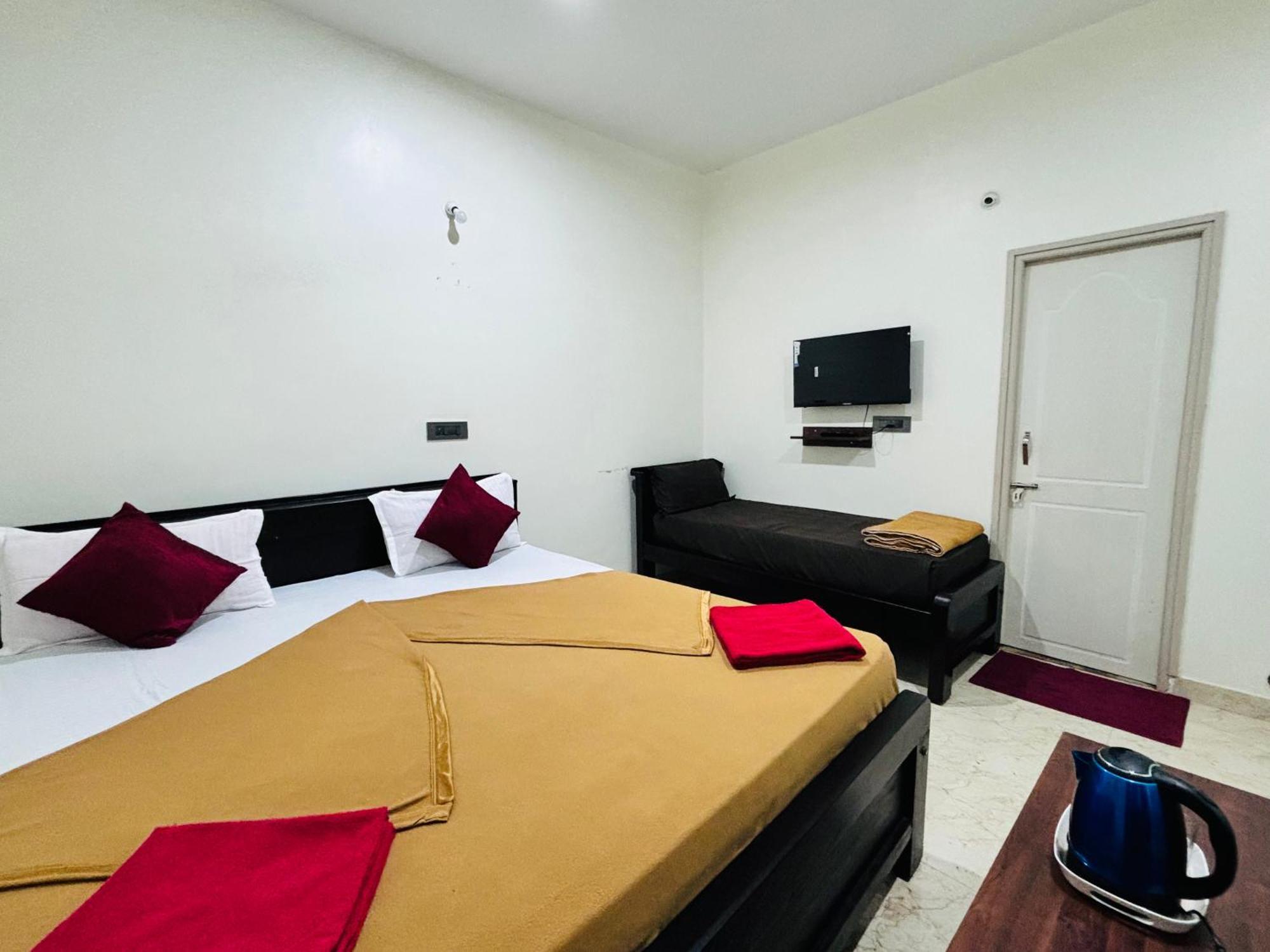 Sri Siri Lodge And Hotel Chikmagalūr Buitenkant foto
