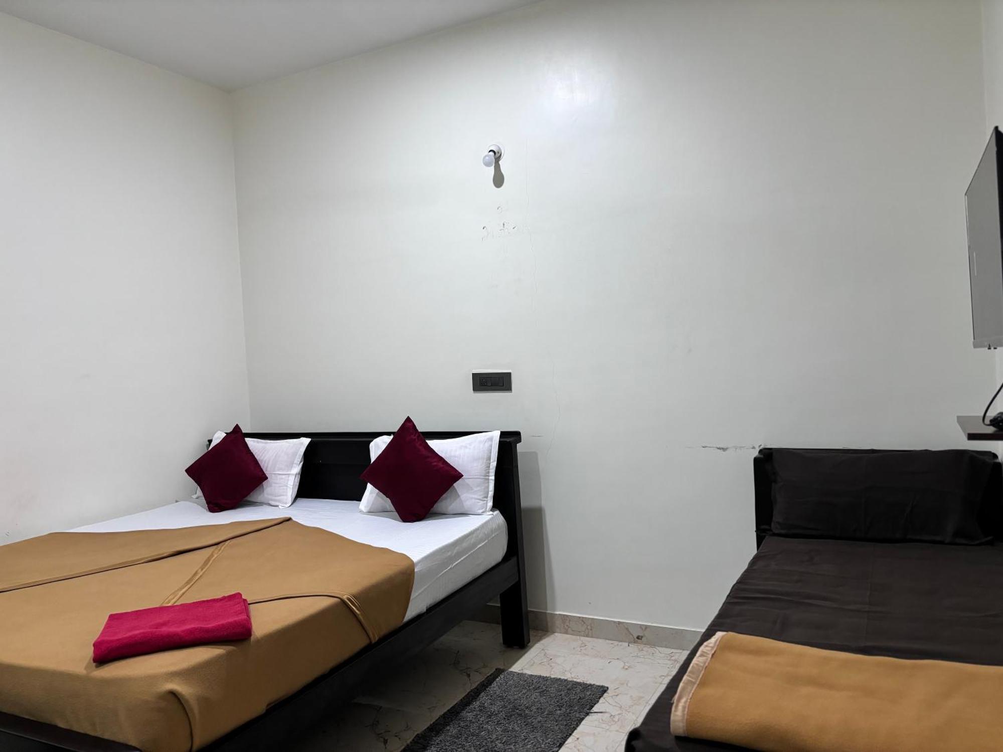 Sri Siri Lodge And Hotel Chikmagalūr Buitenkant foto