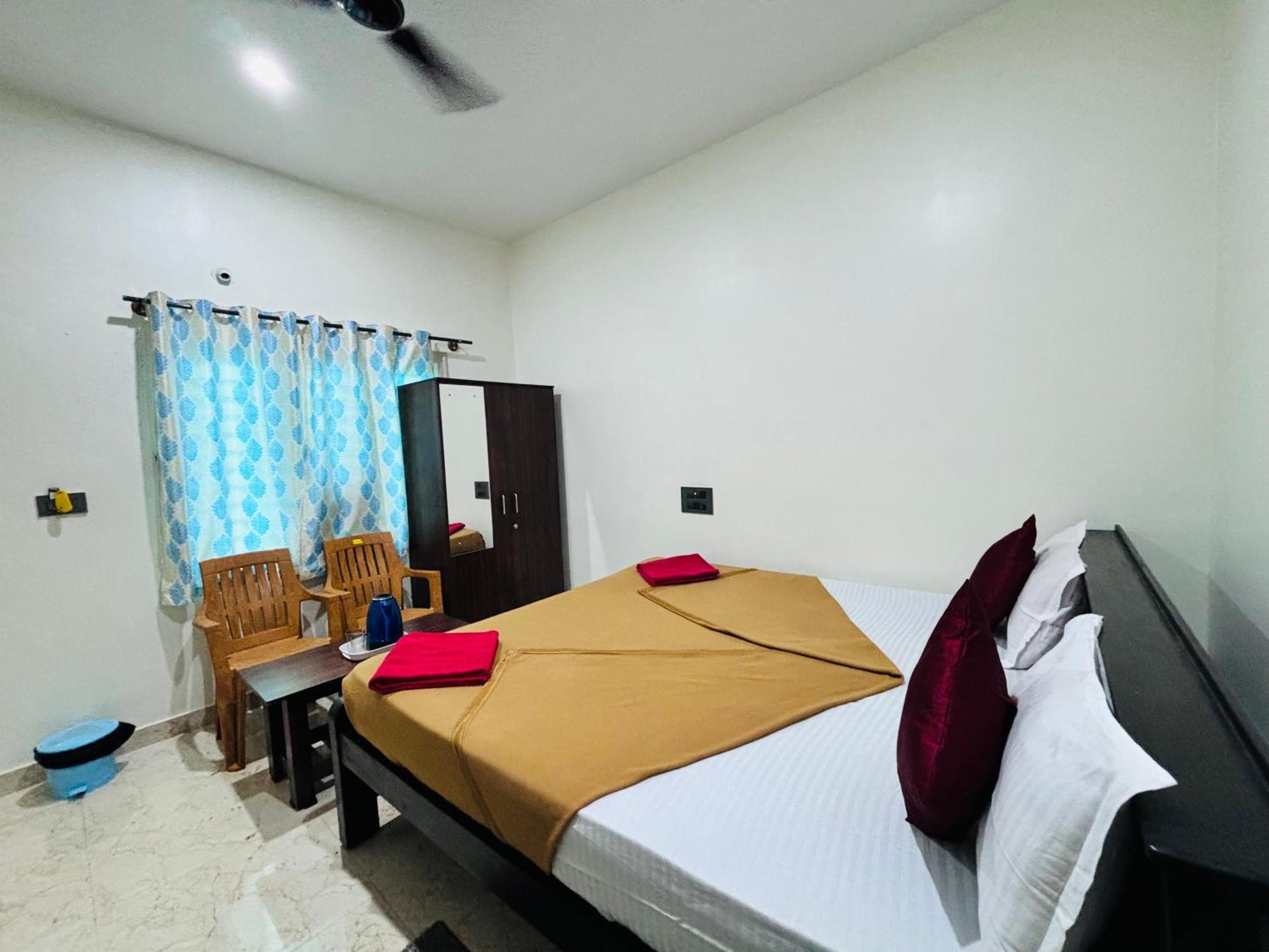 Sri Siri Lodge And Hotel Chikmagalūr Buitenkant foto