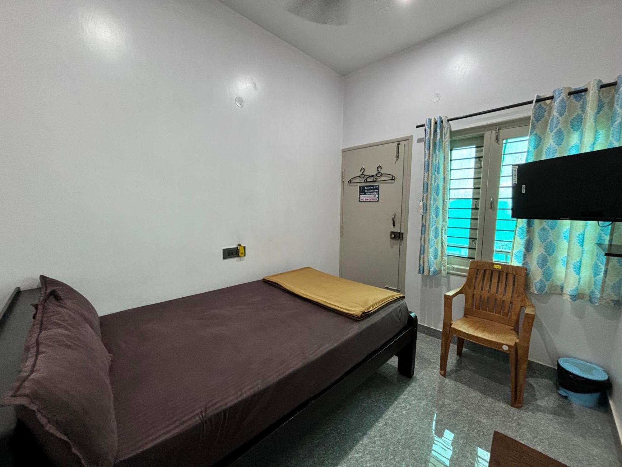Sri Siri Lodge And Hotel Chikmagalūr Buitenkant foto