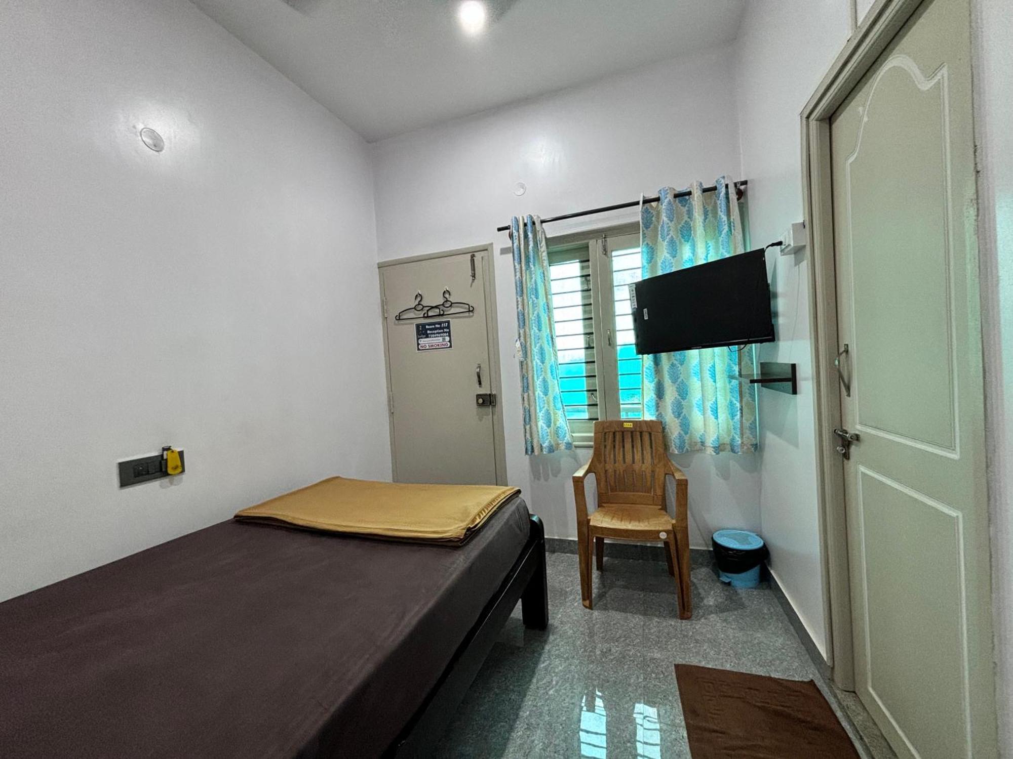 Sri Siri Lodge And Hotel Chikmagalūr Buitenkant foto